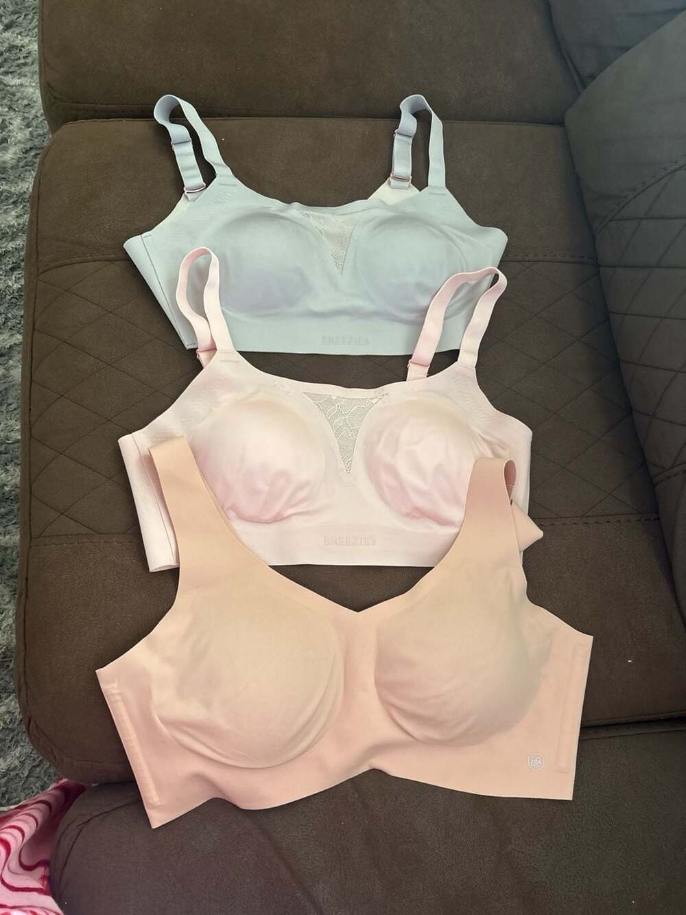 Lot of 3 Breezies Seamless Unlined Wirefree Comfort Bras Pastel Colors